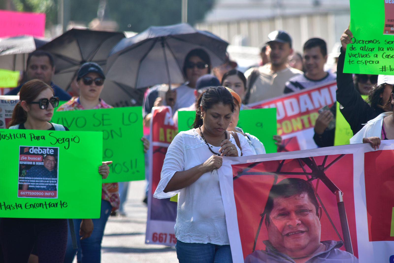 $!Marchan en Culiacán para exigir localización de trabajador de El Debate