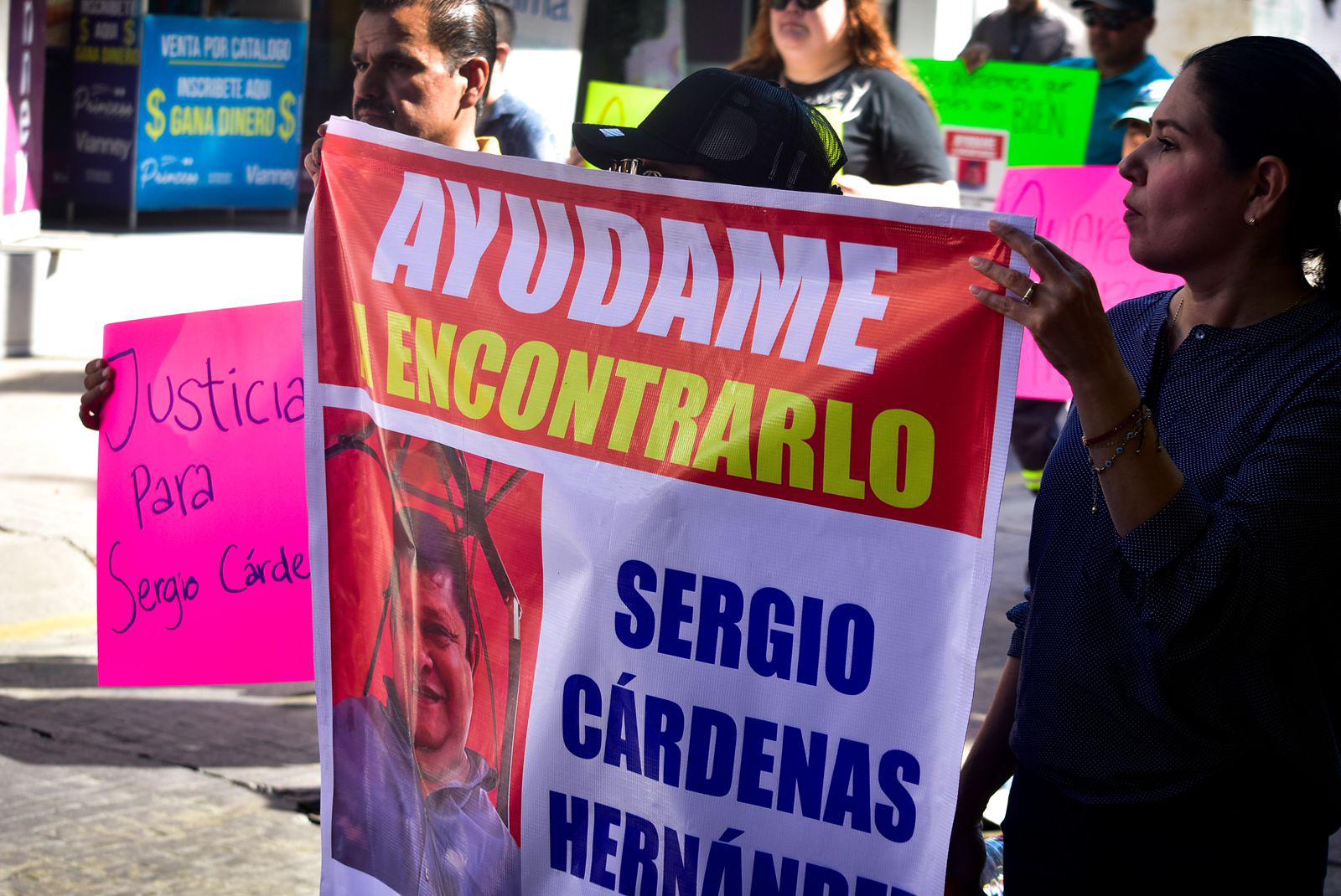 $!Marchan en Culiacán para exigir localización de trabajador de El Debate