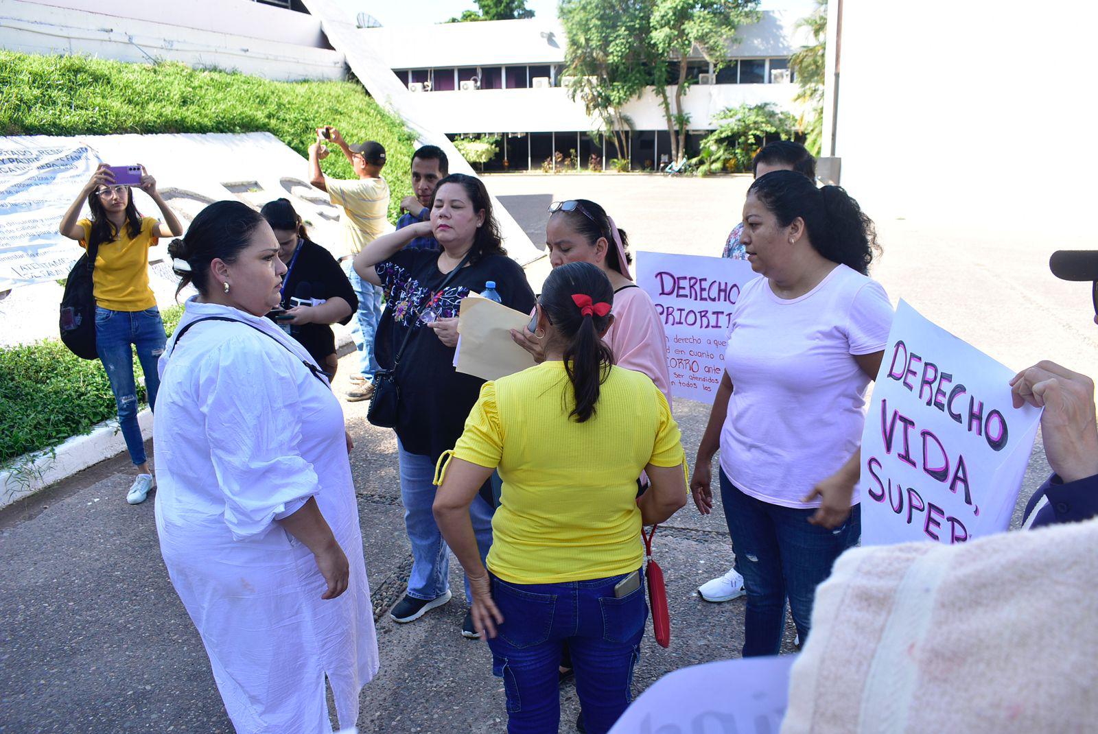 $!Exigen madres de familia clases virtuales ante inseguridad en Culiacán