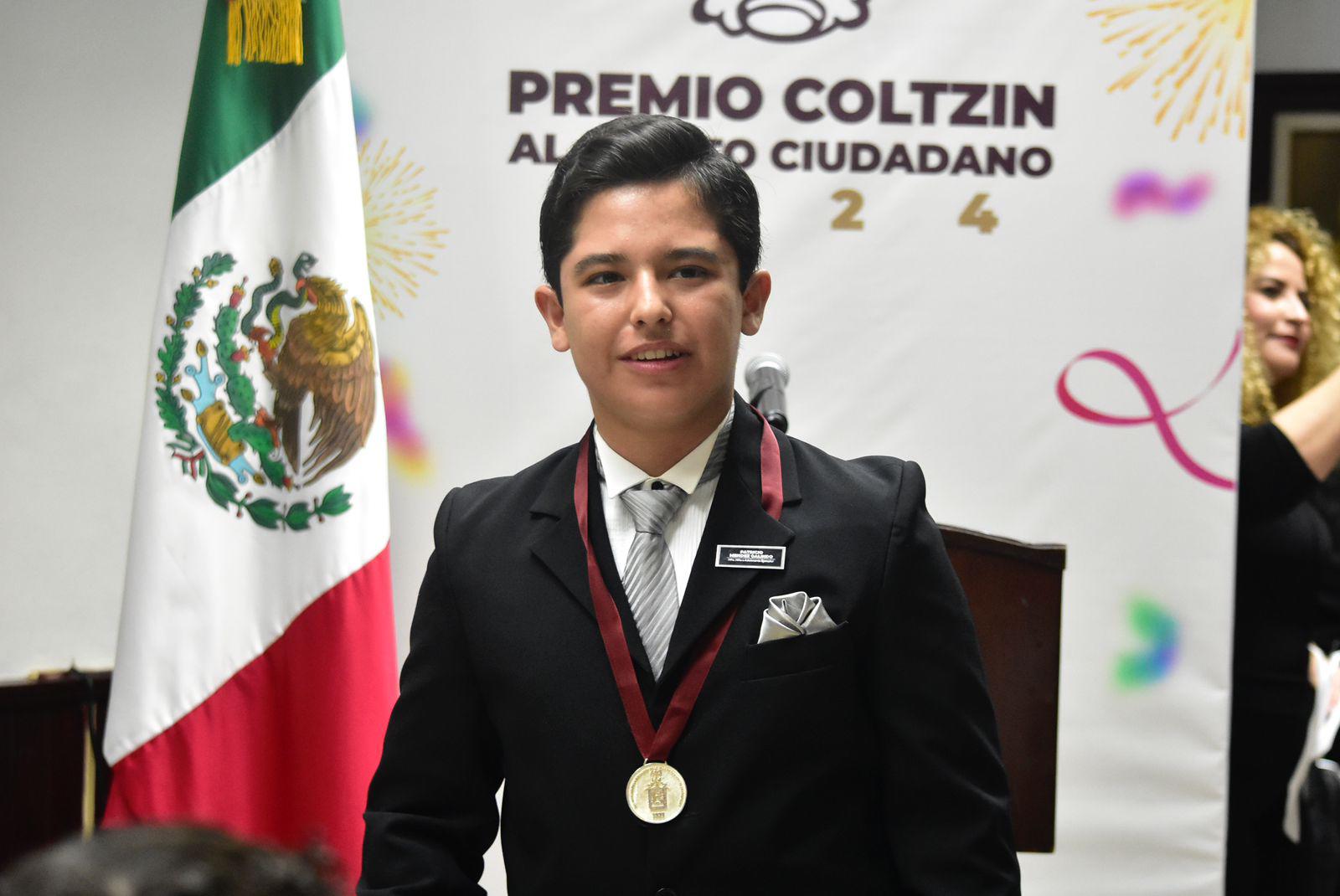 $!Entregan Premio Coltzin a cinco culiacanenses destacados