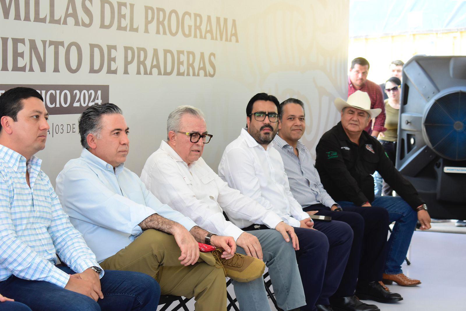 $!Entrega Gobierno de Sinaloa semillas para productores de cultivos de forraje