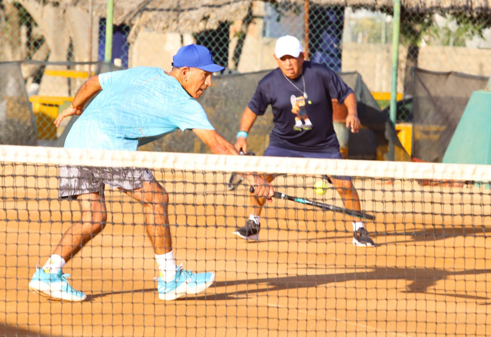 $!Se mantienen las acciones en el Torneo de Tenis Copa Carnaval