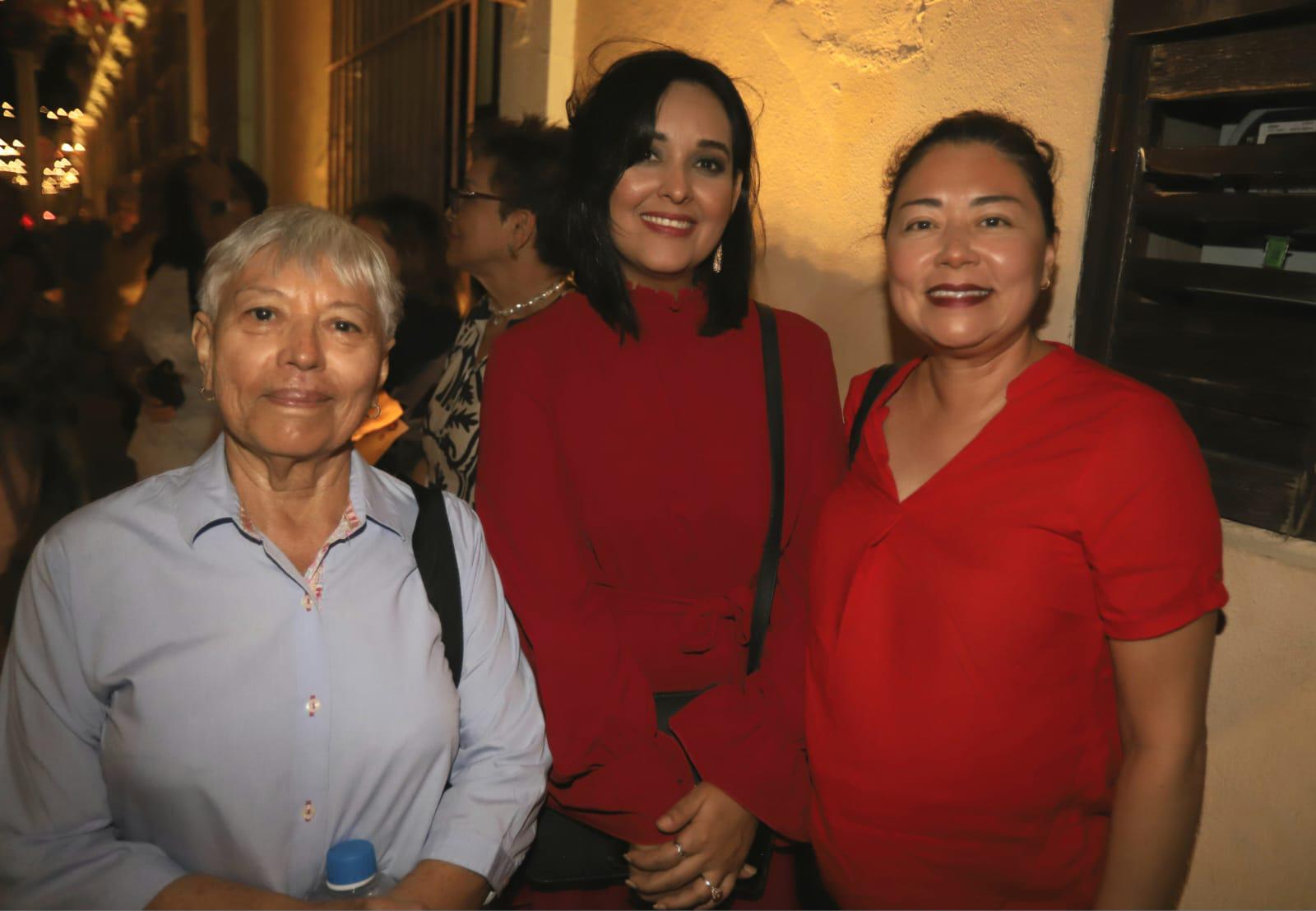 $!Bertha Osuna Nava, Silvia Carvajal y Maricarmen López.