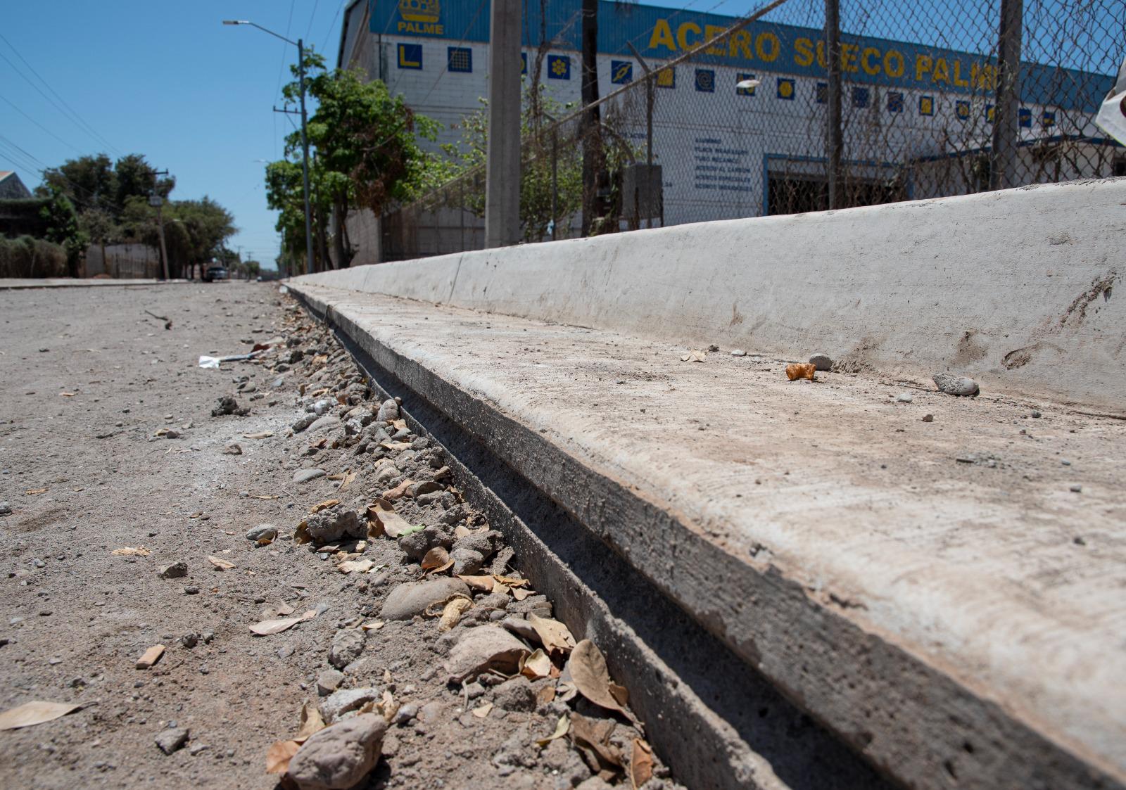 $!Empiezan obras de pavimentación en el sector Aeropuerto en Culiacán