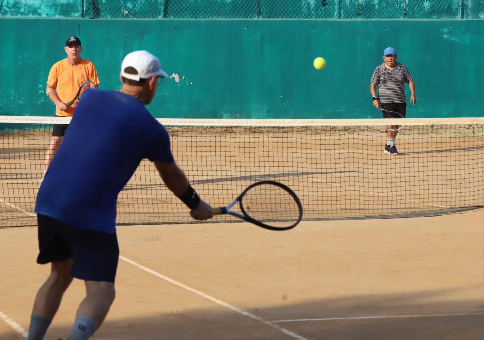 $!Moreno y Ávila avanzan invictos a la final de Tenis, en el Racquet