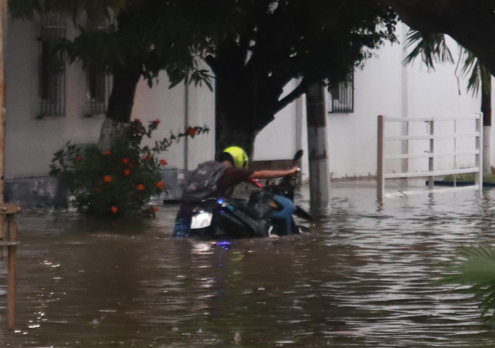 $!Azota tormenta en Mazatlán durante la madrugada