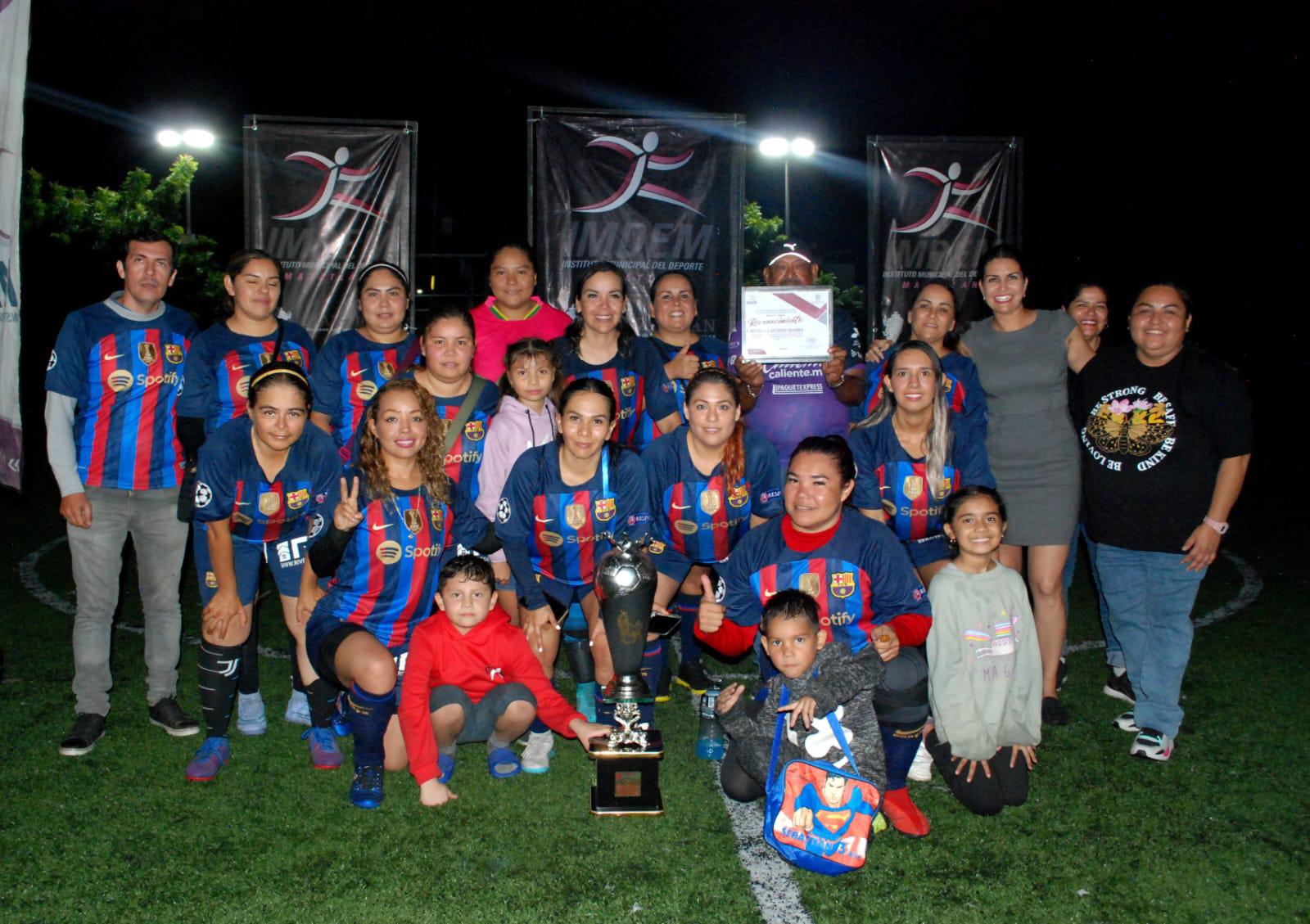 $!Se corona Amigas del Campeón, en el Torneo Mamis Fut de la Esmeralda