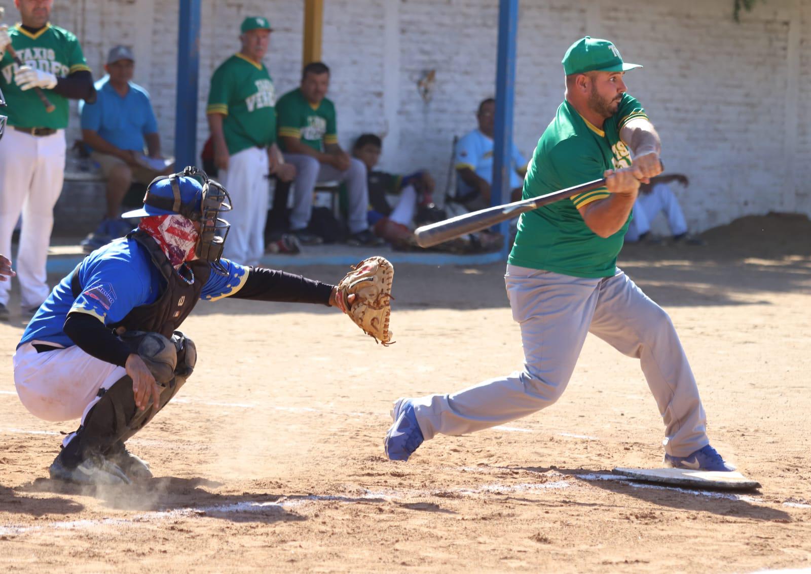 $!Taxis Verdes y Rojos toman delantera en playoffs de Liga Transportista