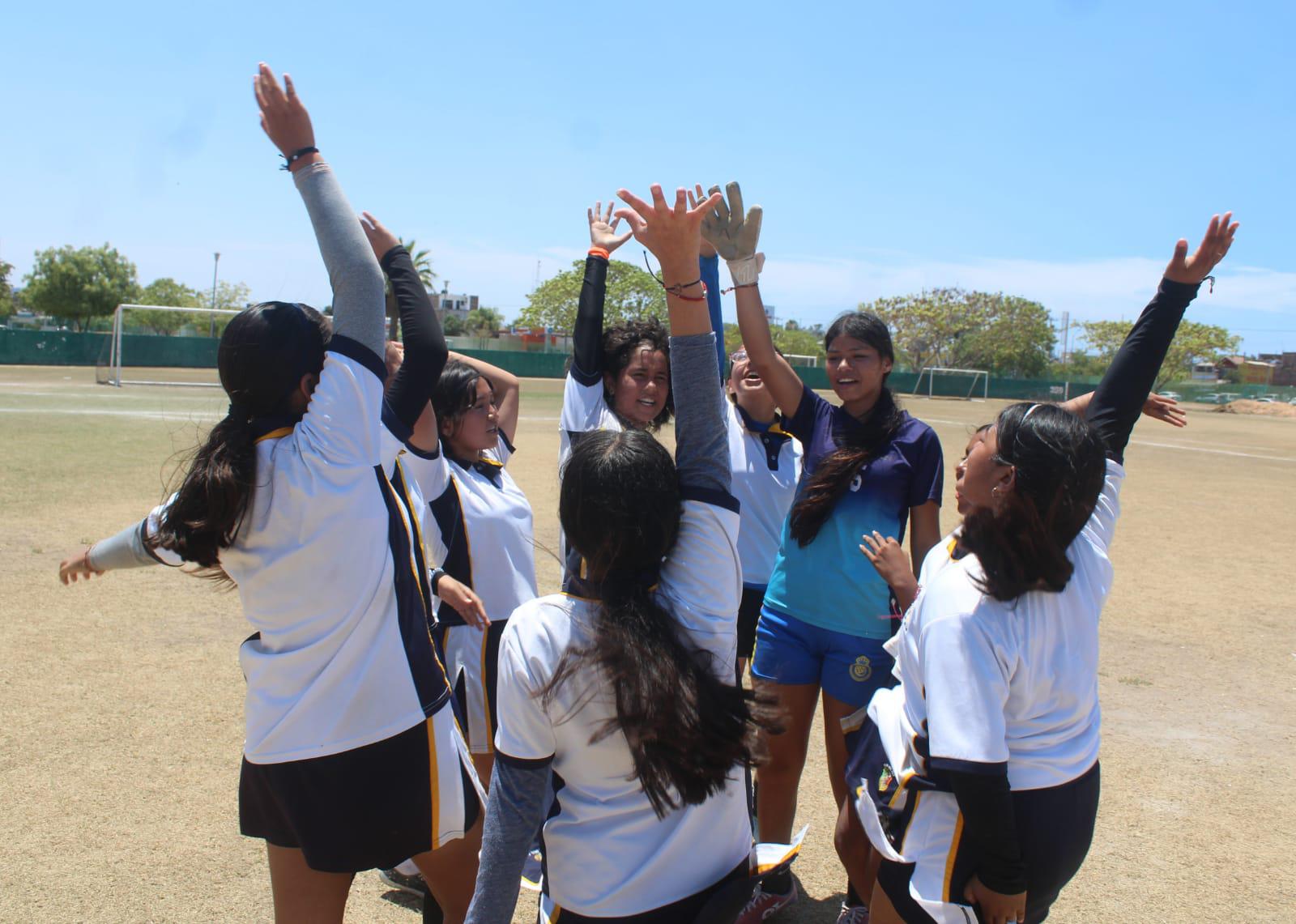 $!Se cuela Secundaria 8 a semifinales de futbol femenil de la Olimpiada Deportiva