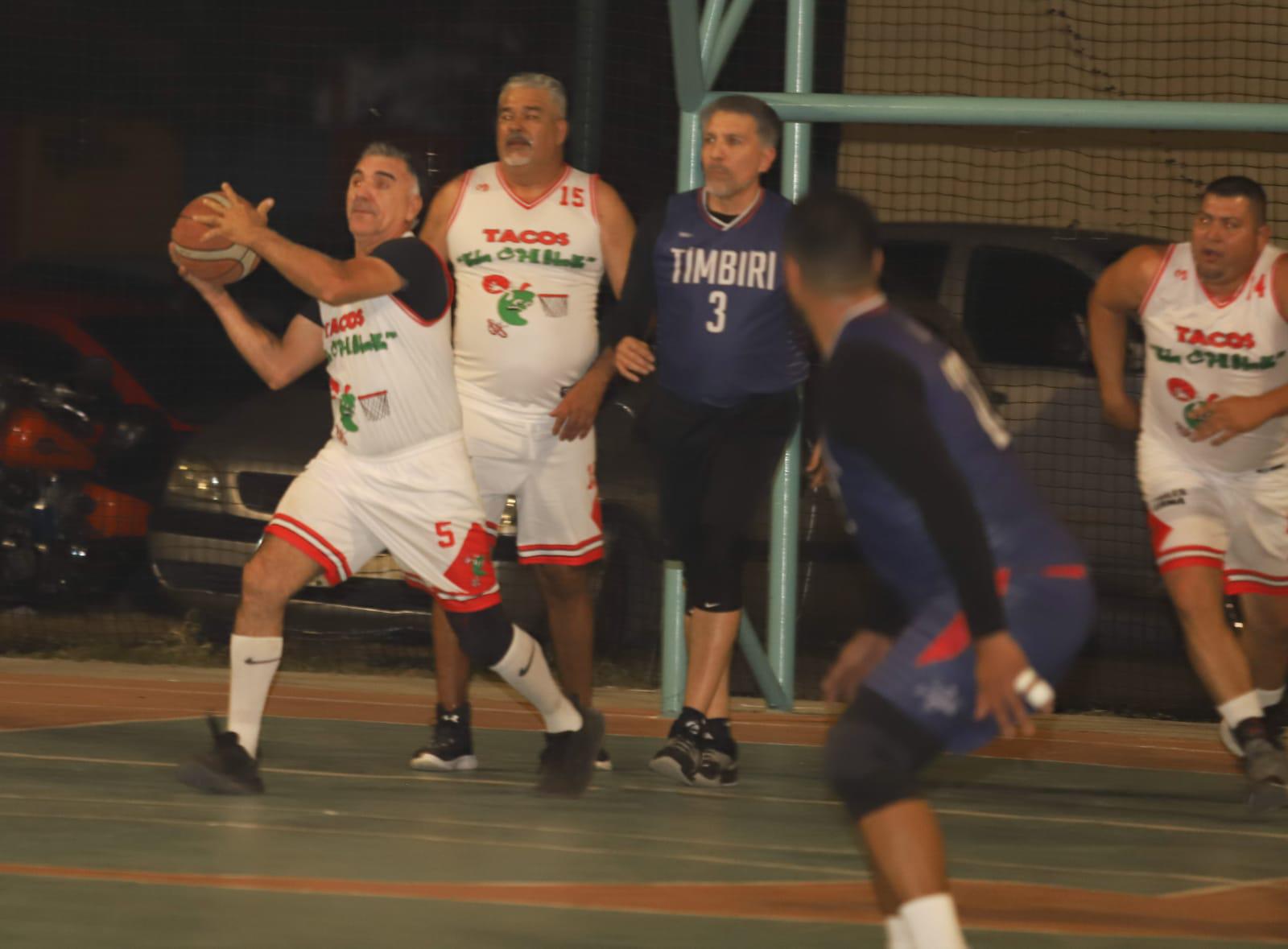 $!Tacos El Chile se queda corto en Torneo Retro de Baloncesto