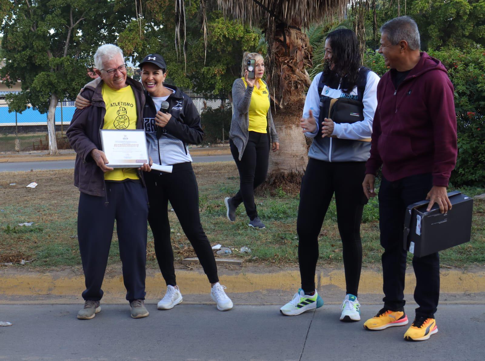 $!Celebra Victoriano Álvarez 60 años como entrenador con carrera en Santa Teresa