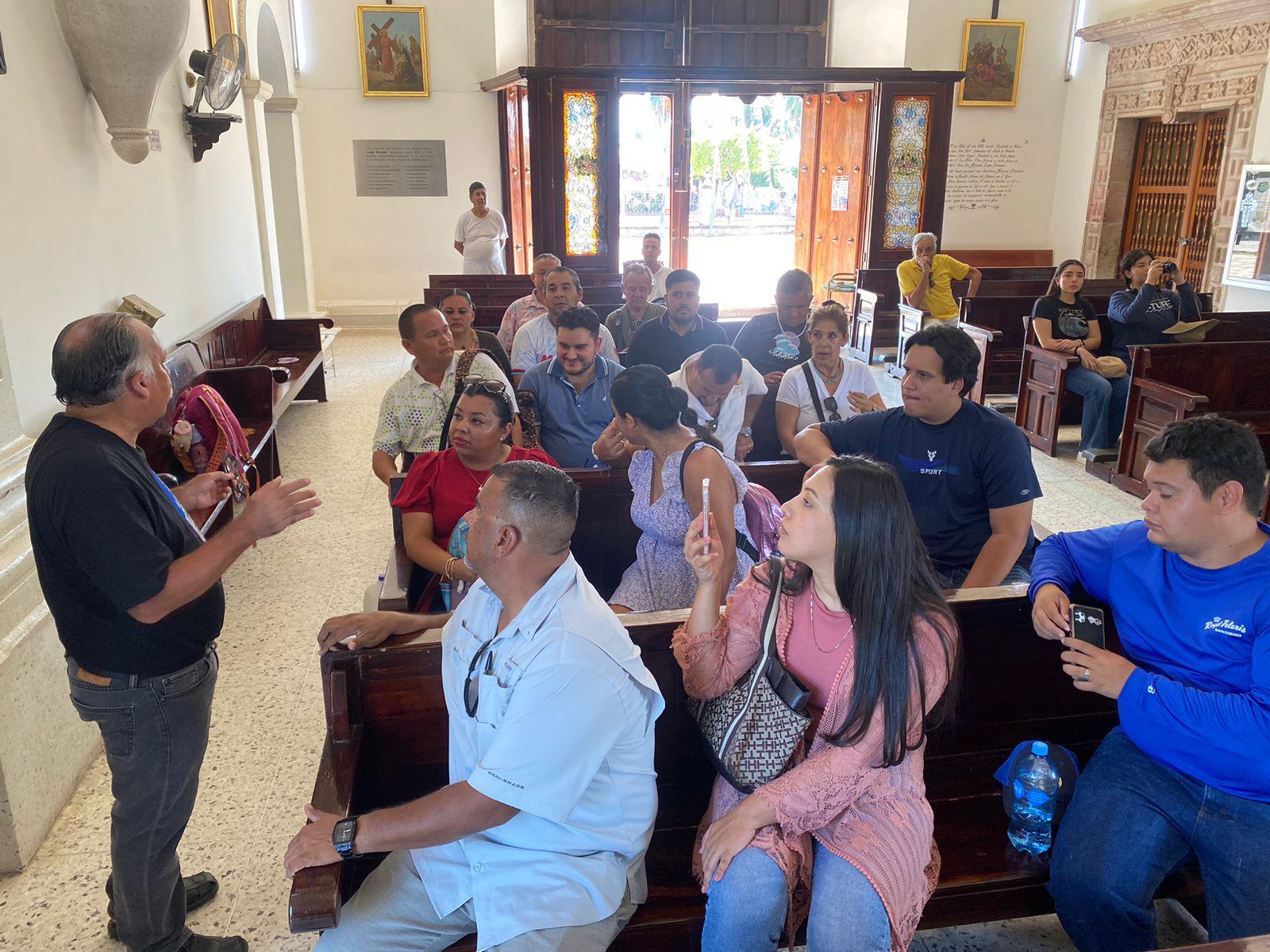 $!Grupo de guías de turistas visitan El Rosario, Pueblo Mágico, para certificarse