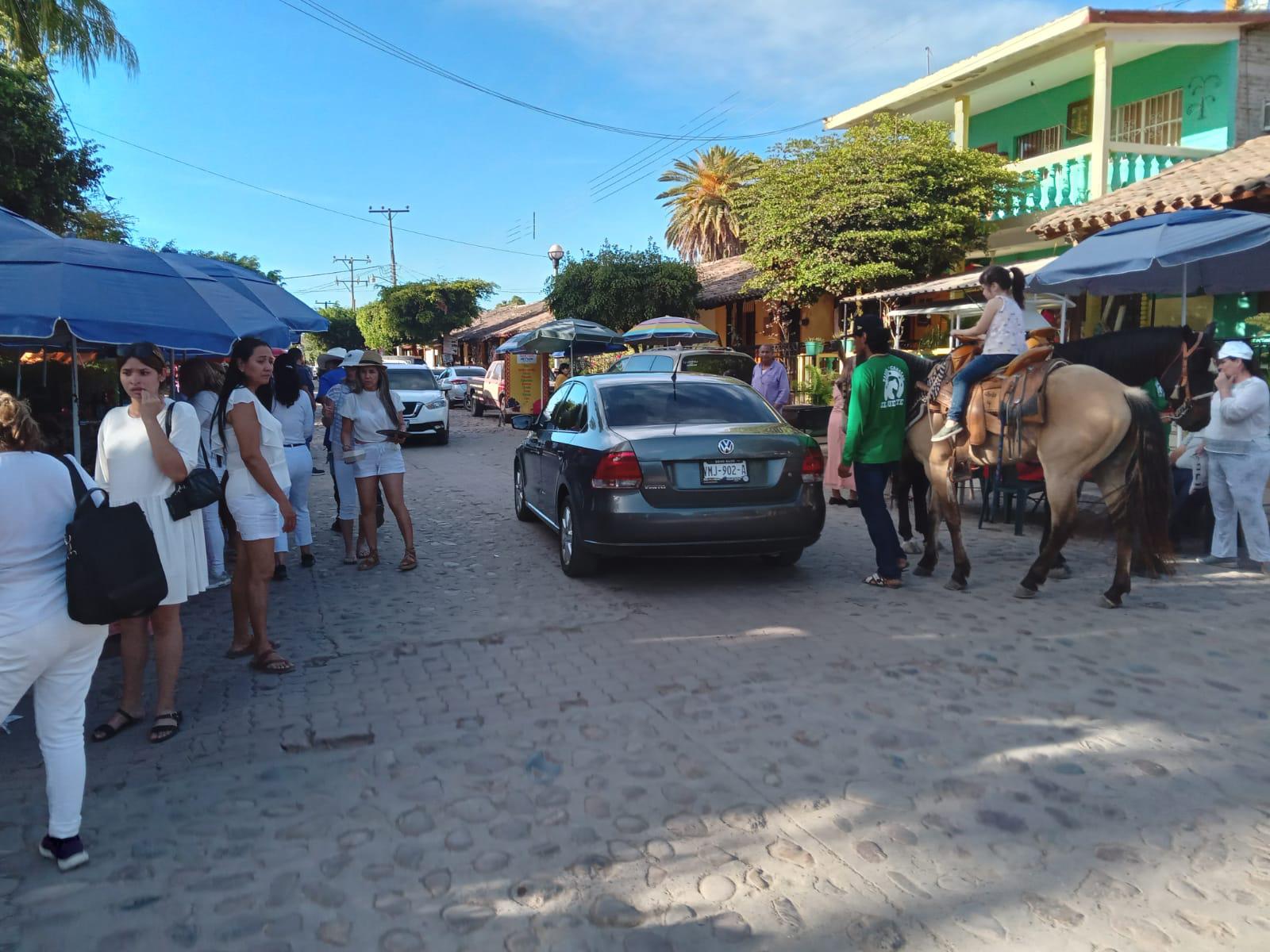 $!El Quelite registra aumento de visitas por apertura de puente