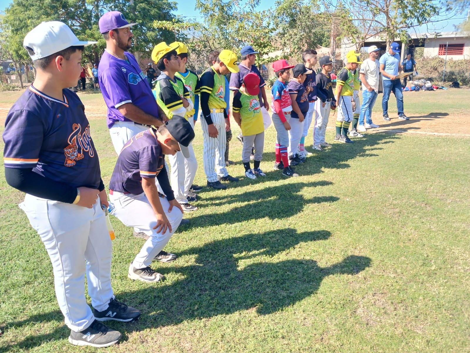 $!Cantan el playball del Quinto Torneo de Beisbol Infantil, en El Roble