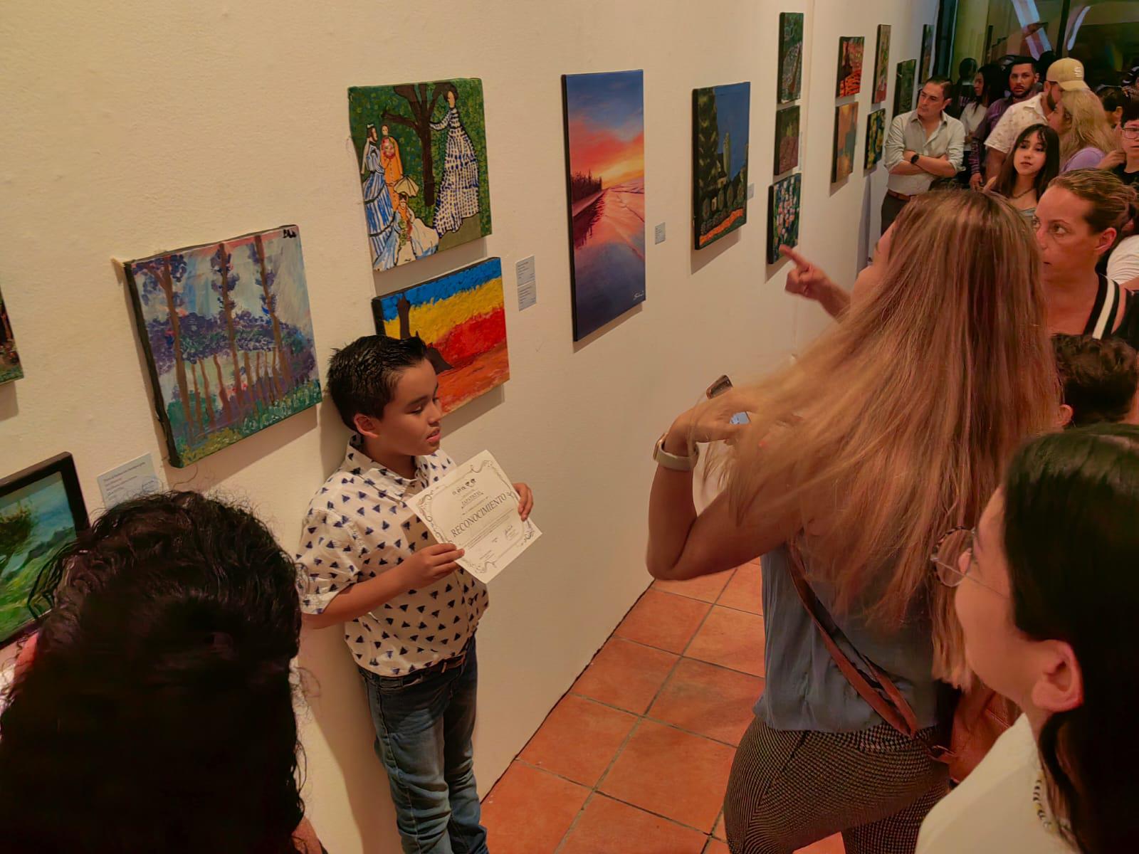 $!Los pequeños artistas se toman la fotografía del recuerdo en sus obras.