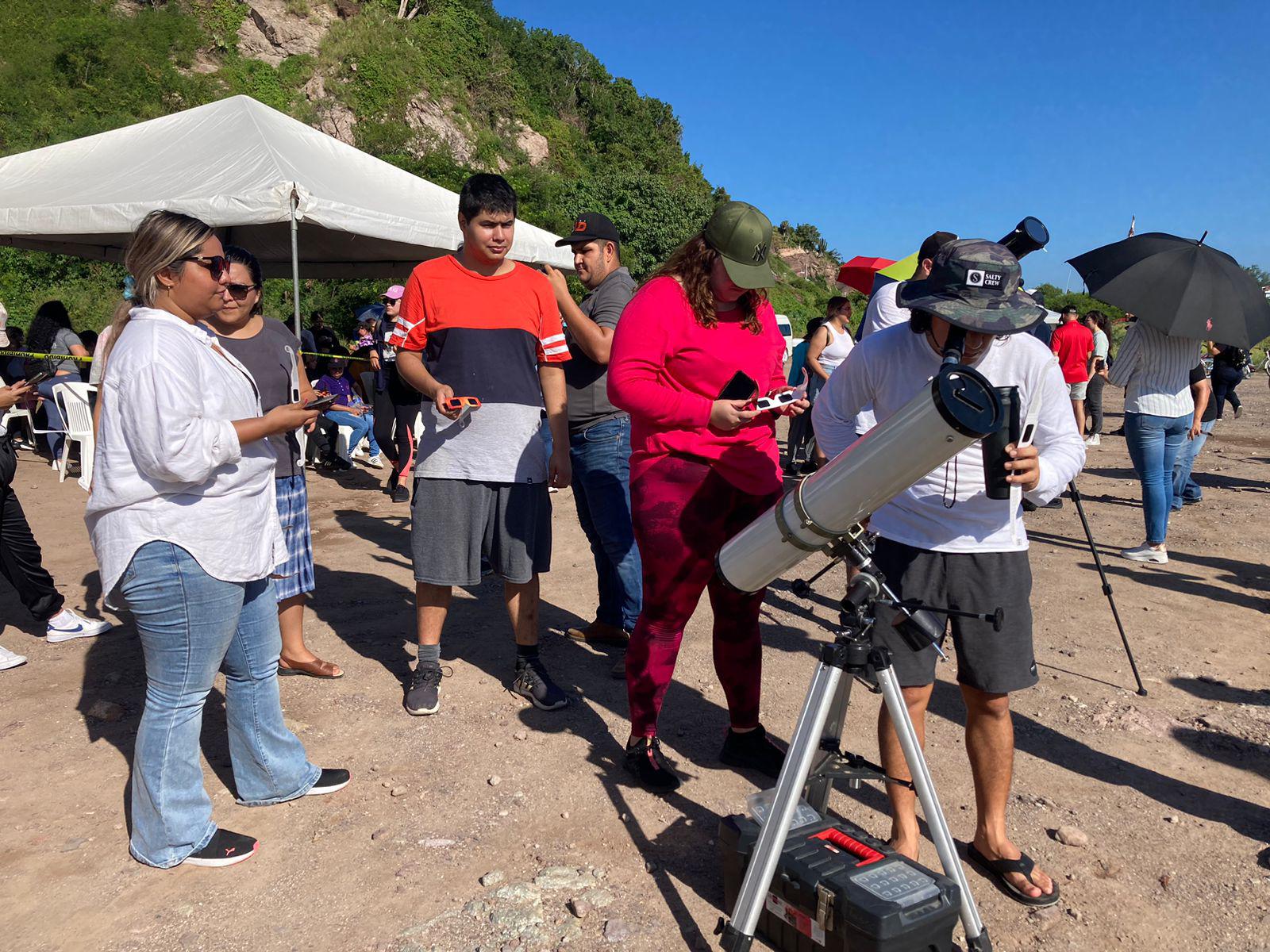 $!Atestiguan desde Mazatlán el eclipse solar anular