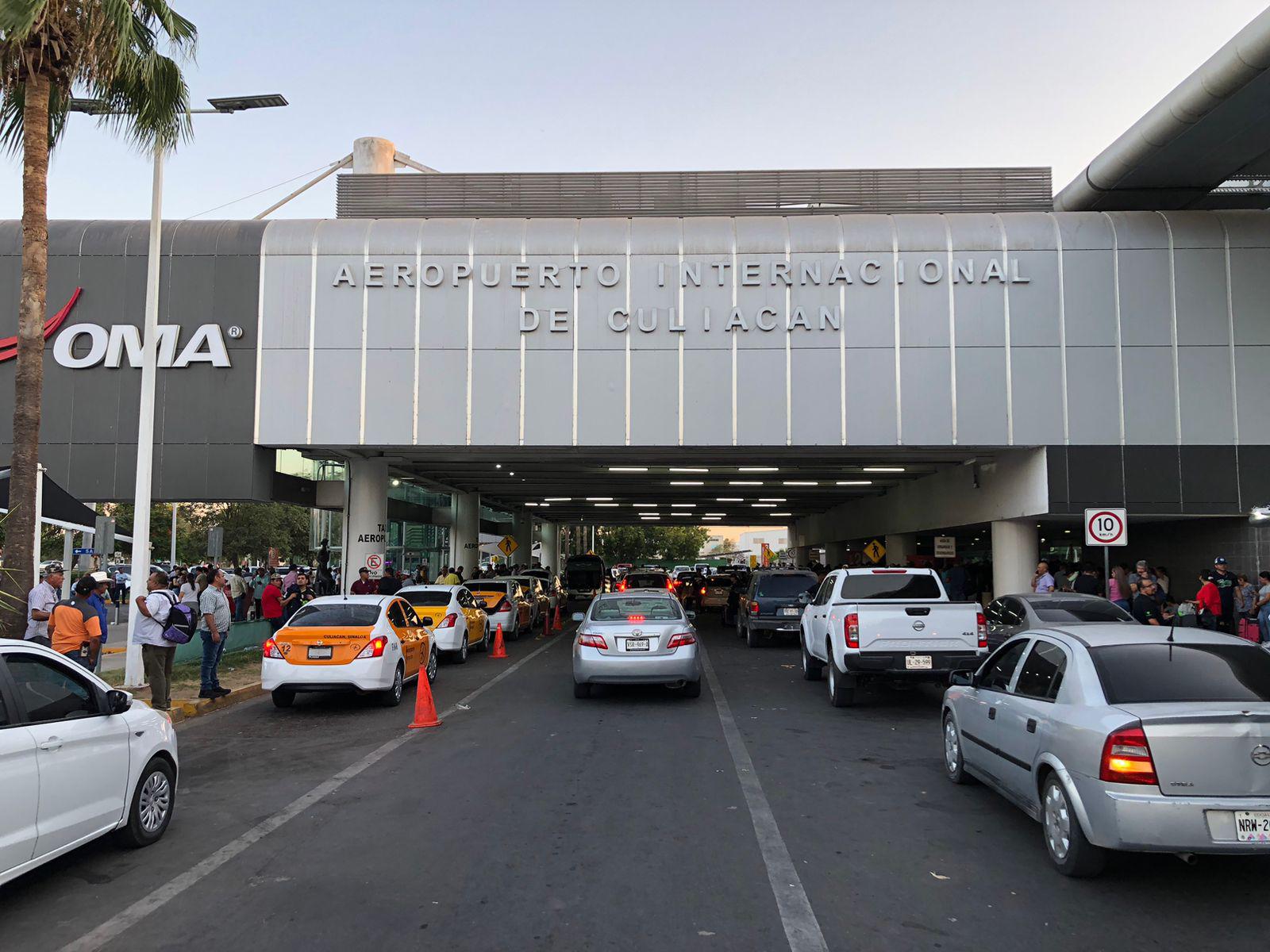 $!Por bloqueo en el Aeropuerto de Culiacán, piden no acudir a las instalaciones