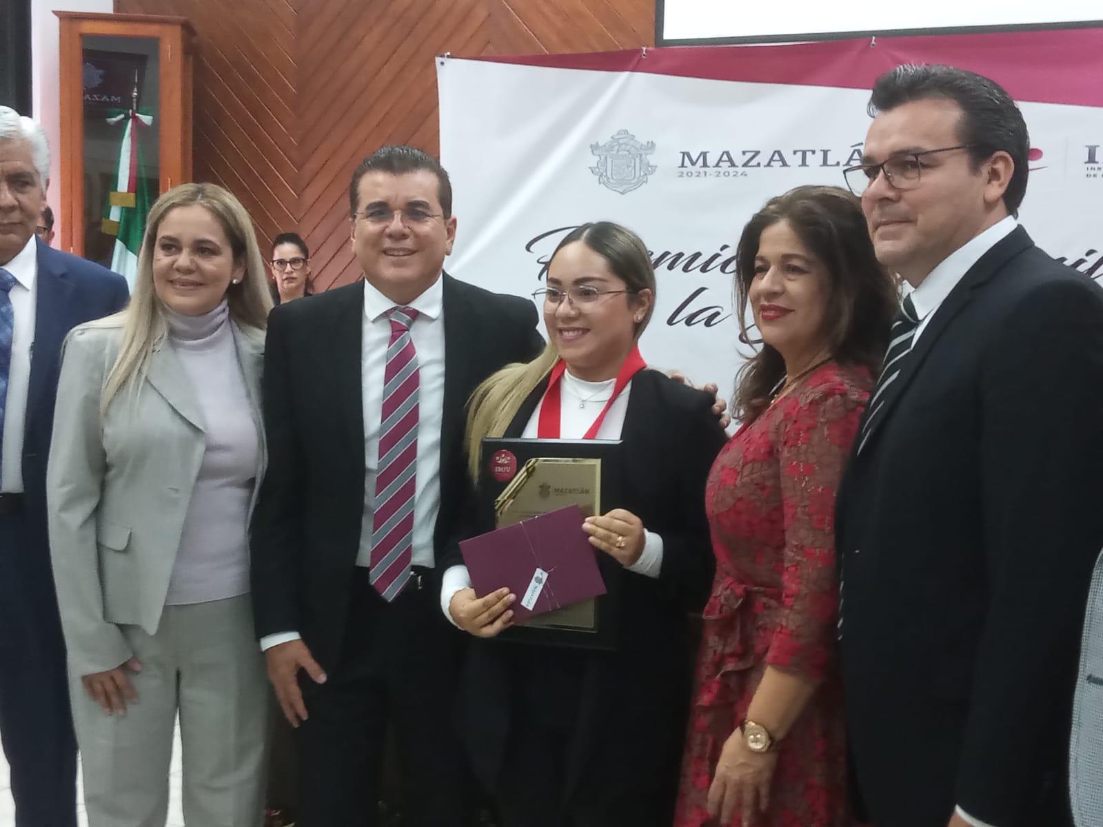 $!Entregan el Premio al Mérito Juvenil 2022 en Mazatlán