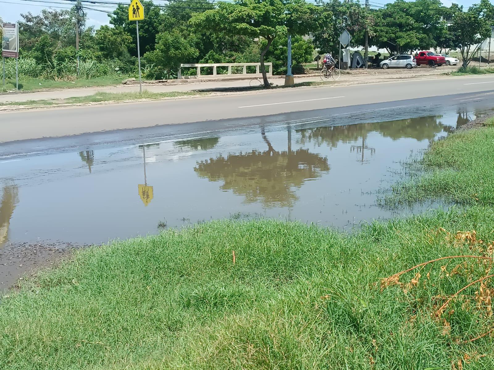 $!Colocan nuevos avisos en la obra del Libramiento Colosio, en Mazatlán