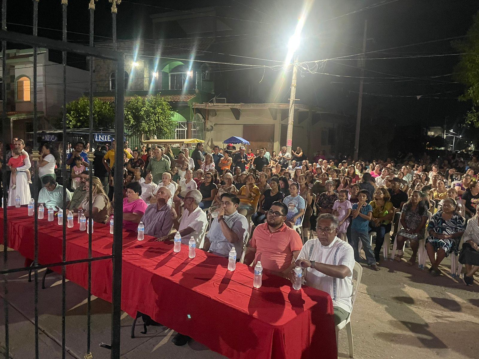 $!En Agua Verde inauguran reloj monumental en el templo de San José