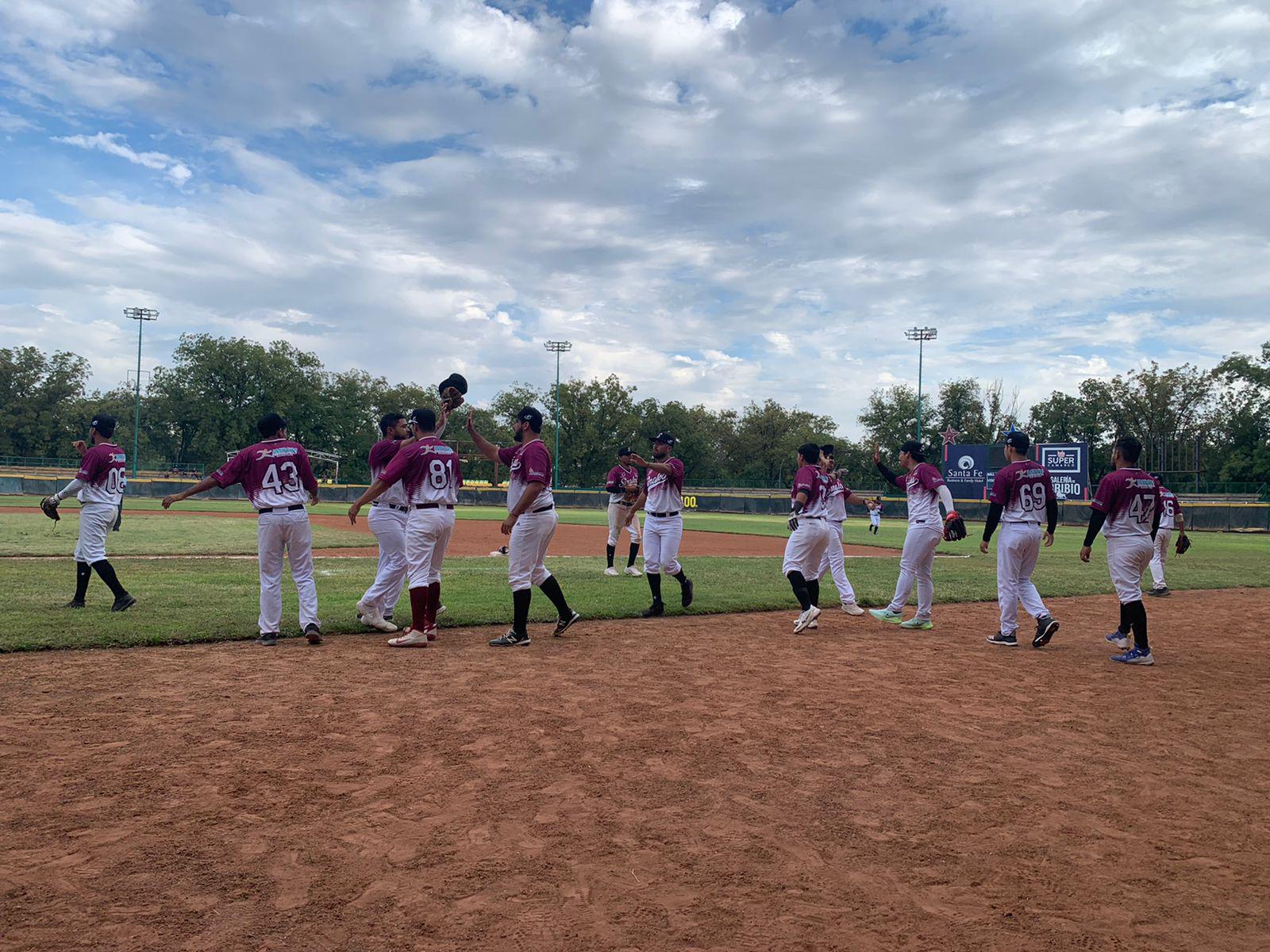 $!Sinaloa continúa con su paso perfecto en Nacional de beisbol de Primera Fuerza