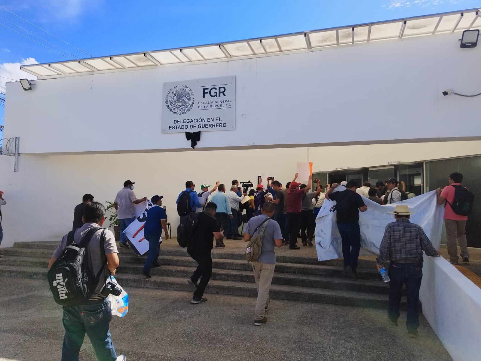 $!Protestan en Chilpancingo y Acapulco por ataque contra cuatro periodistas