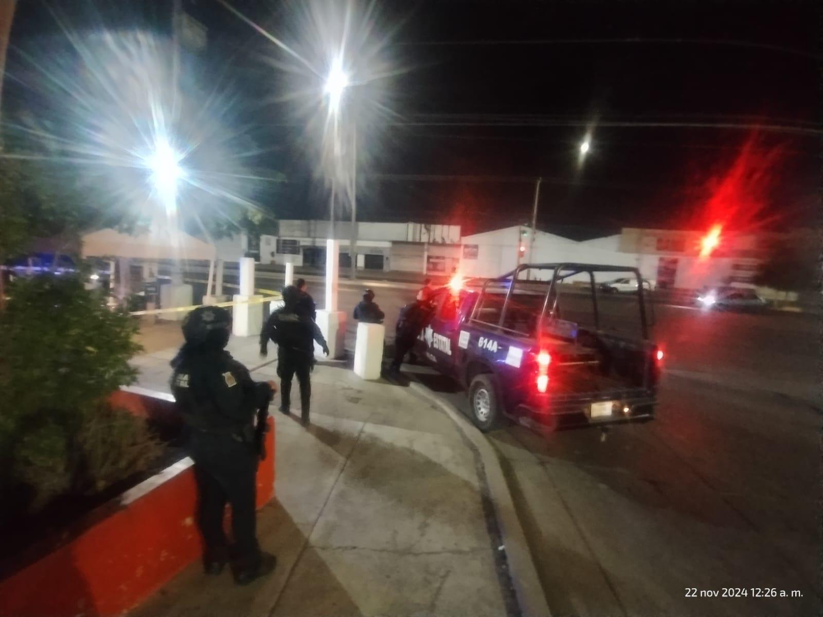 $!Asesinan a balazos a una mujer en una taquería, en la noche del jueves, en Culiacán