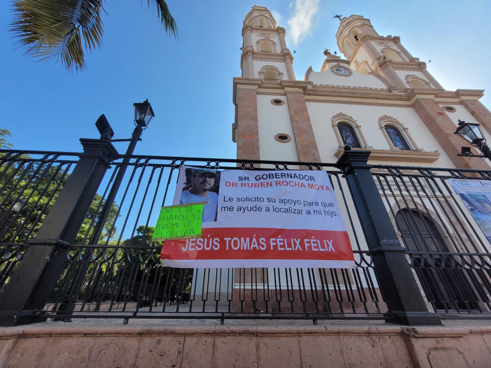 $!Madre de Jesús Félix, desaparecido, hace huelga de hambre en la Catedral de Culiacán; pide a Gobierno el regreso de su hijo