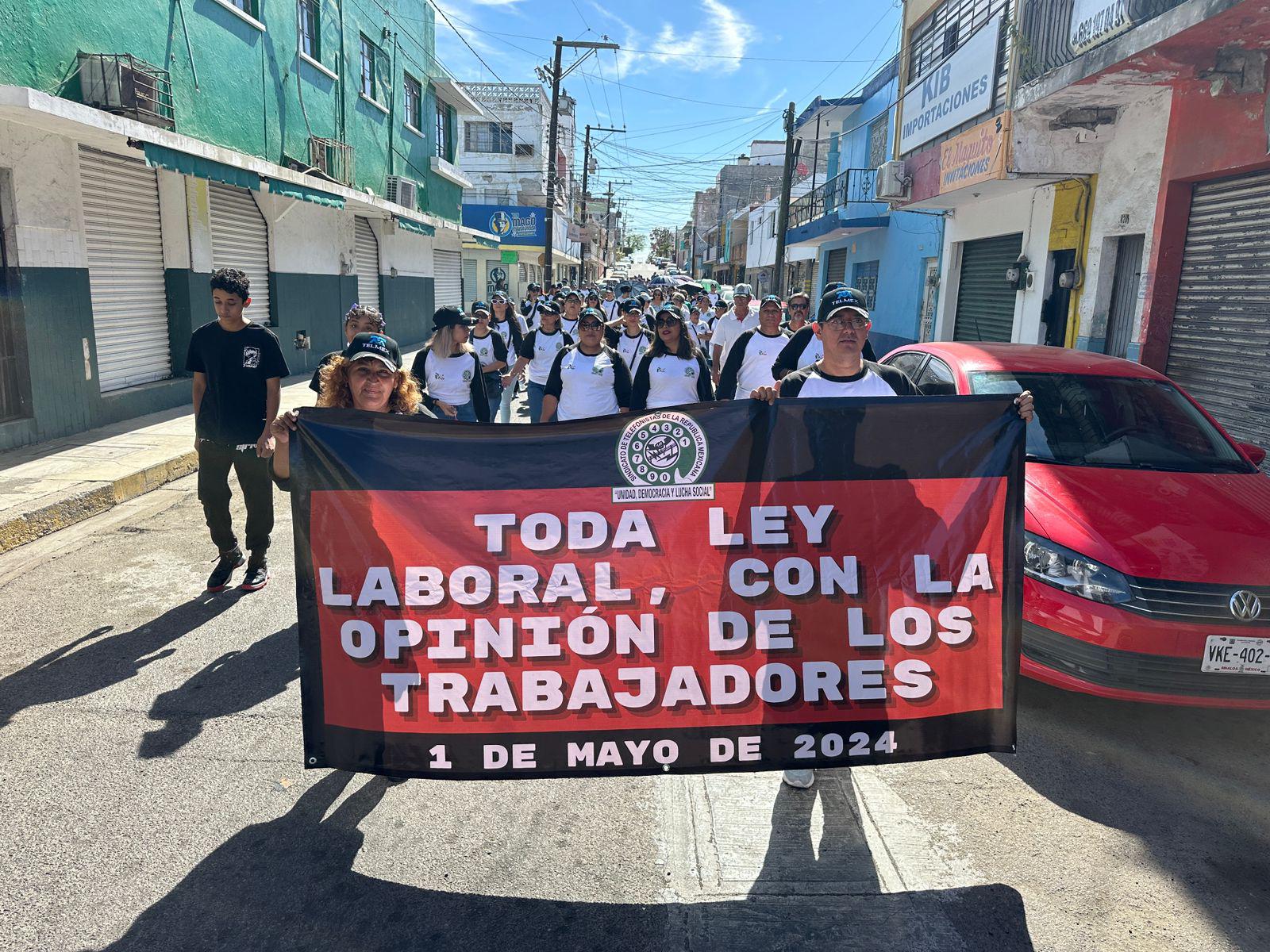 $!Realizan telefonistas en Mazatlán desfile para conmemorar el Día del Trabajo