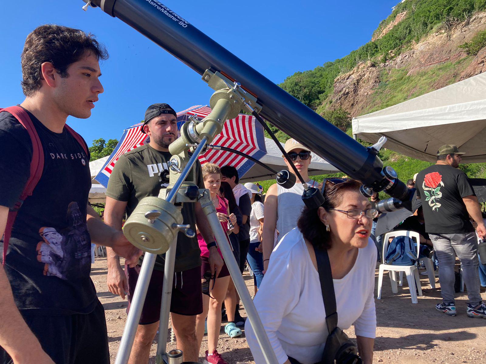 $!Atestiguan desde Mazatlán el eclipse solar anular