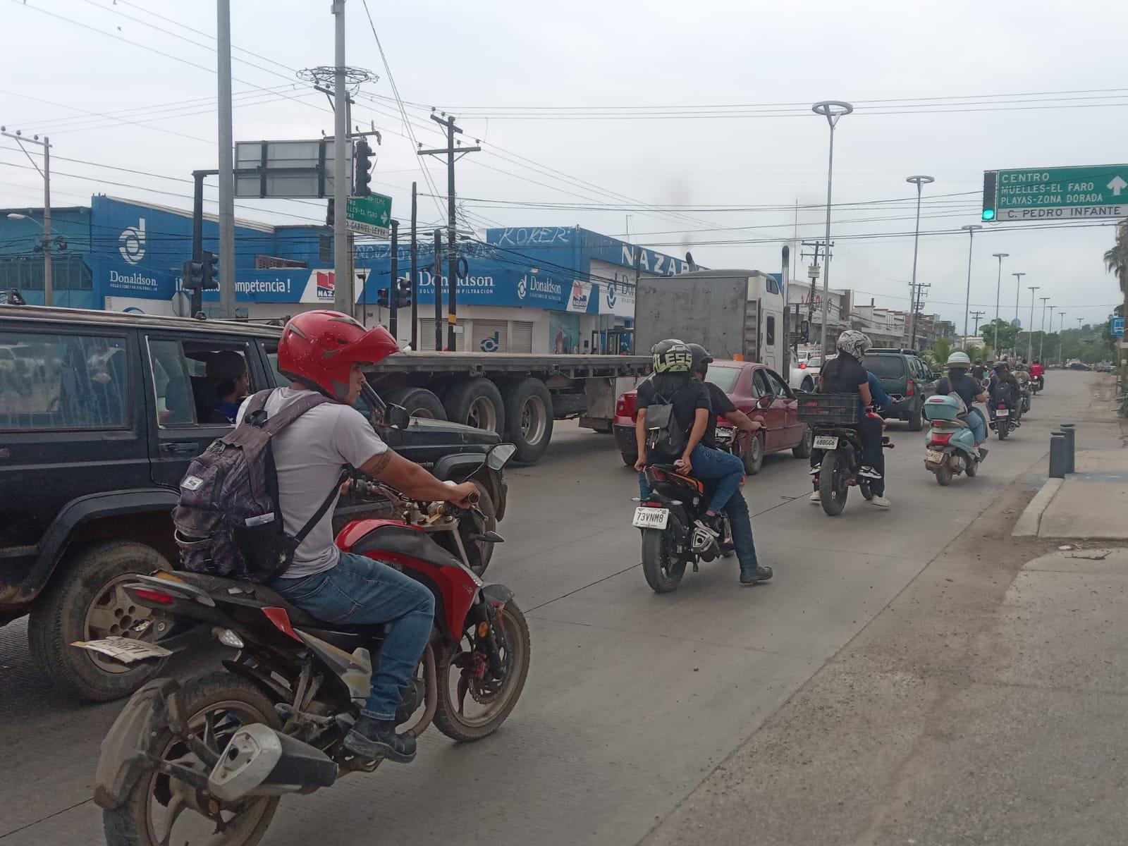 $!Concientizan a motociclistas con la campaña ‘Ponte las pilas, ponte el casco’