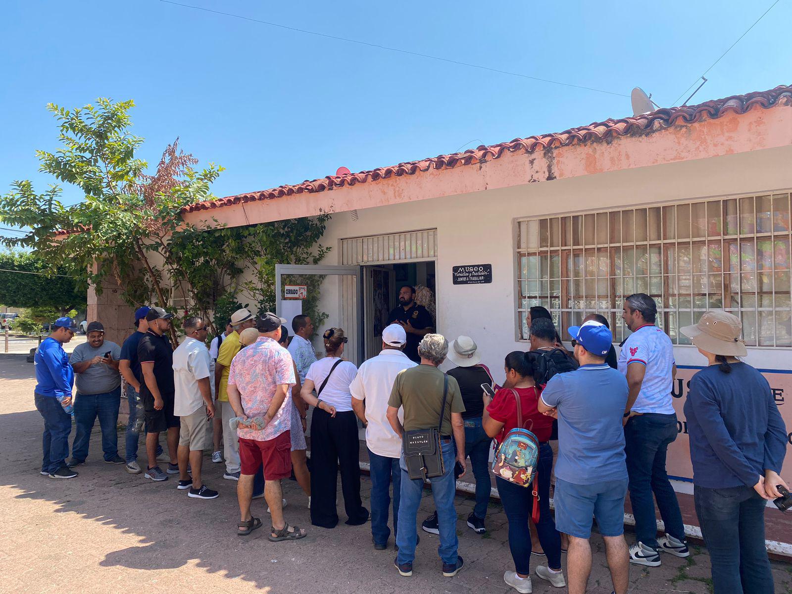 $!Grupo de guías de turistas visitan El Rosario, Pueblo Mágico, para certificarse