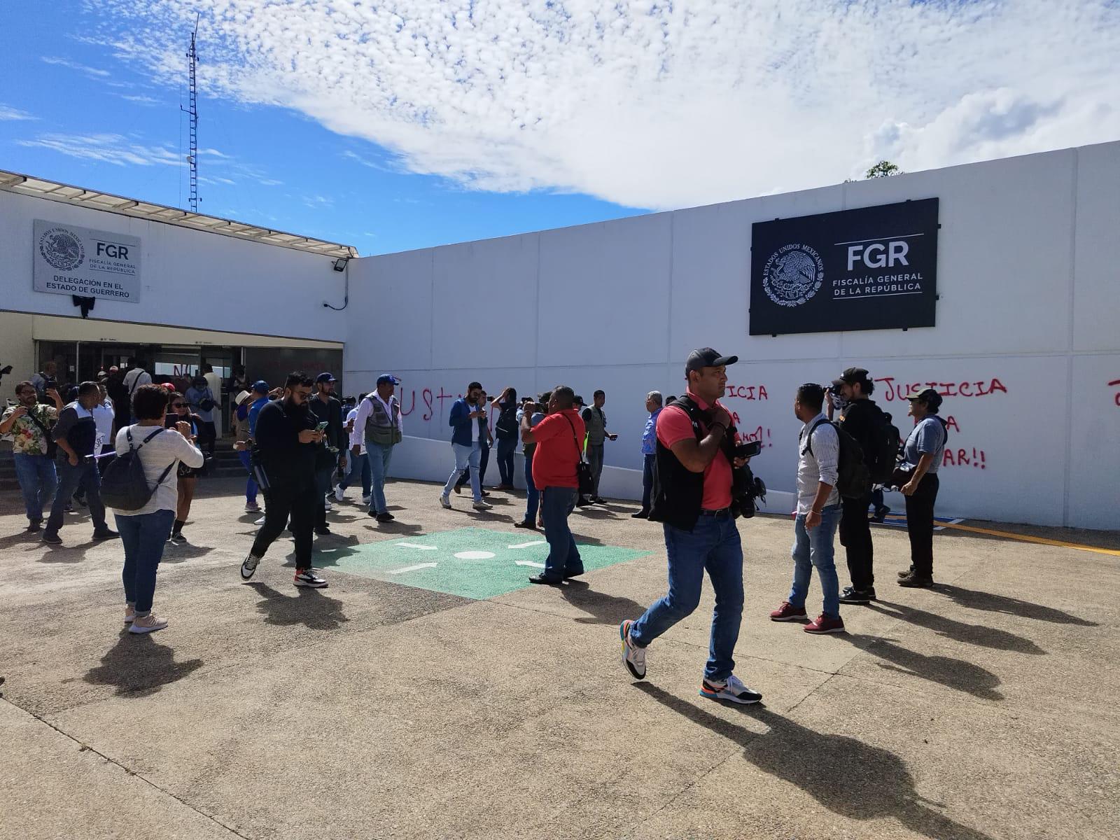 $!Protestan en Chilpancingo y Acapulco por ataque contra cuatro periodistas