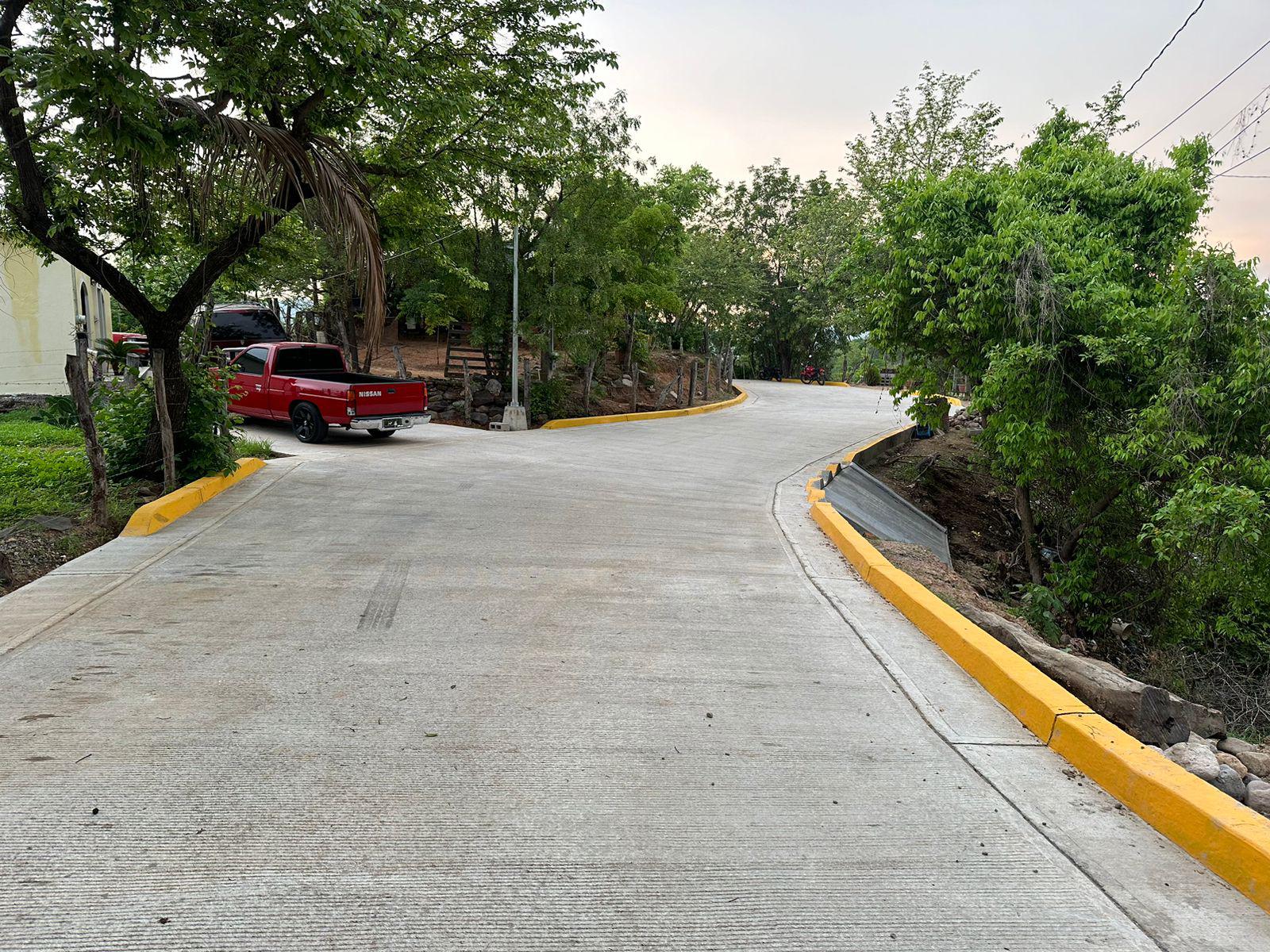 $!Inauguran pavimentación de calle en la colonia Emiliano Zapata, en Concordia