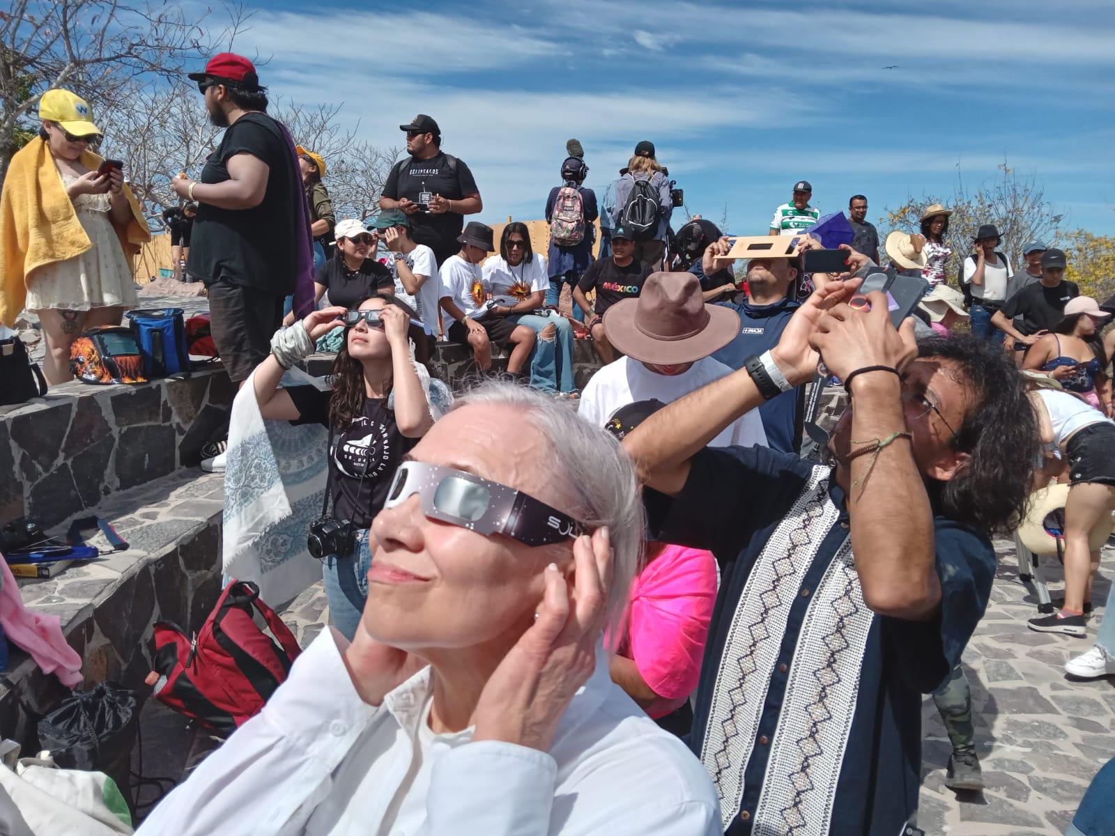 $!Cautiva y emociona el Eclipse Total de Sol a miles en Mazatlán