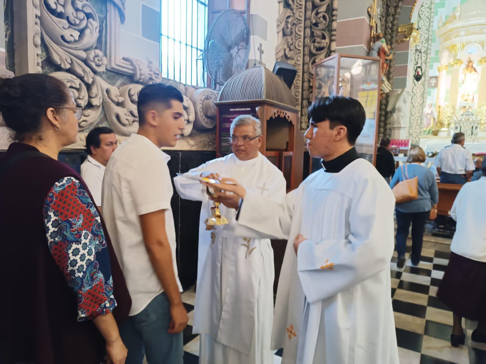 $!Celebran a la Virgen de la Inmaculada Concepción con mañanitas y Santa Misa dominical