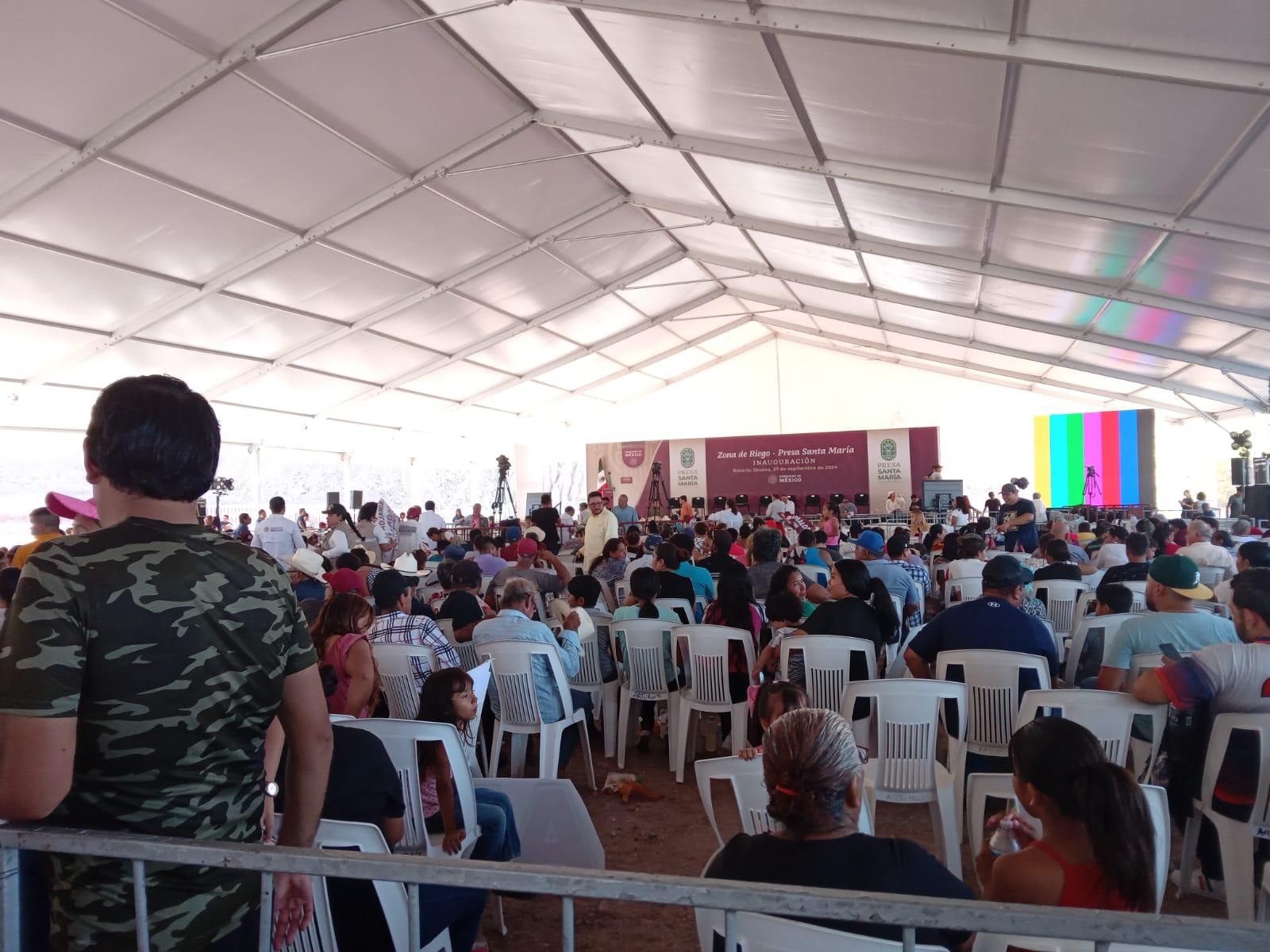 $!Esperan centenares de personas a AMLO y Sheinbaum en La Estación, en Agua Verde, Rosario