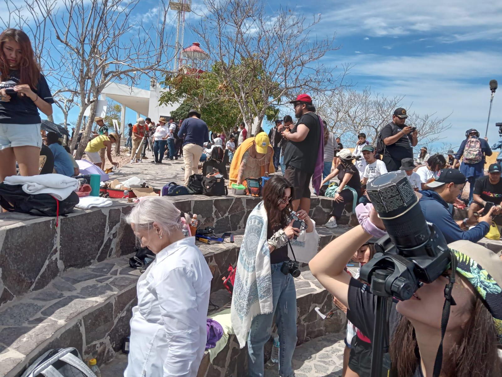 $!Cautiva y emociona el Eclipse Total de Sol a miles en Mazatlán