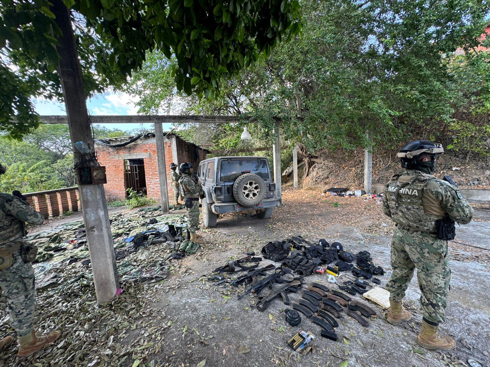 $!Asegura Marina vehículo con armamento y equipo táctico en el poblado de Copala, Concordia