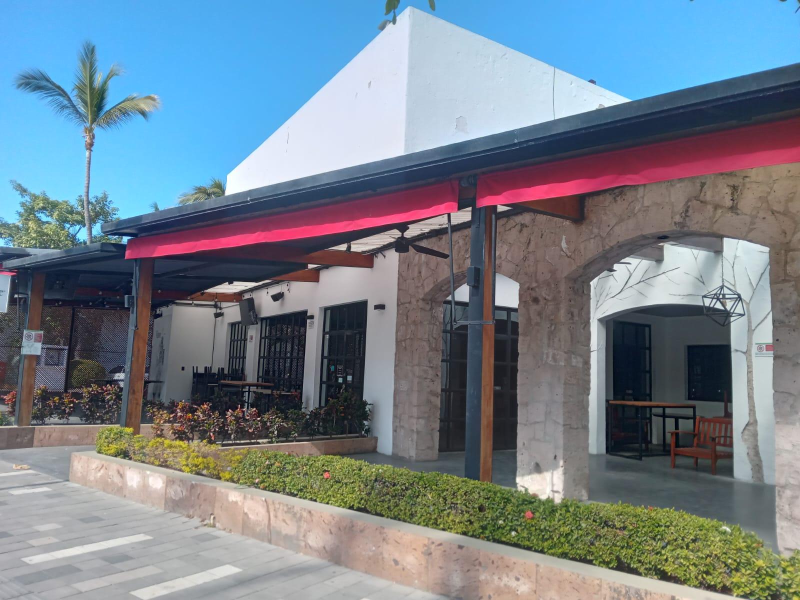 $!Cierran dos restaurantes en Zona Dorada, en Mazatlán, por efectos de crisis de inseguridad en Sinaloa