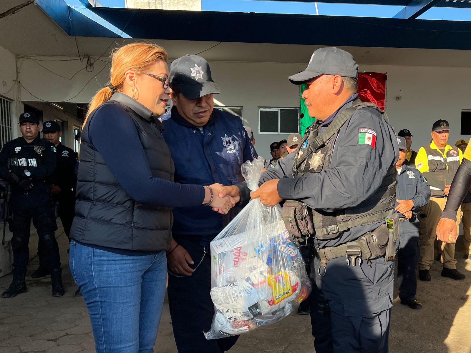 $!Alcaldesa de Rosario exhorta a policías a brindar atención oportuna durante festejo de Año Nuevo