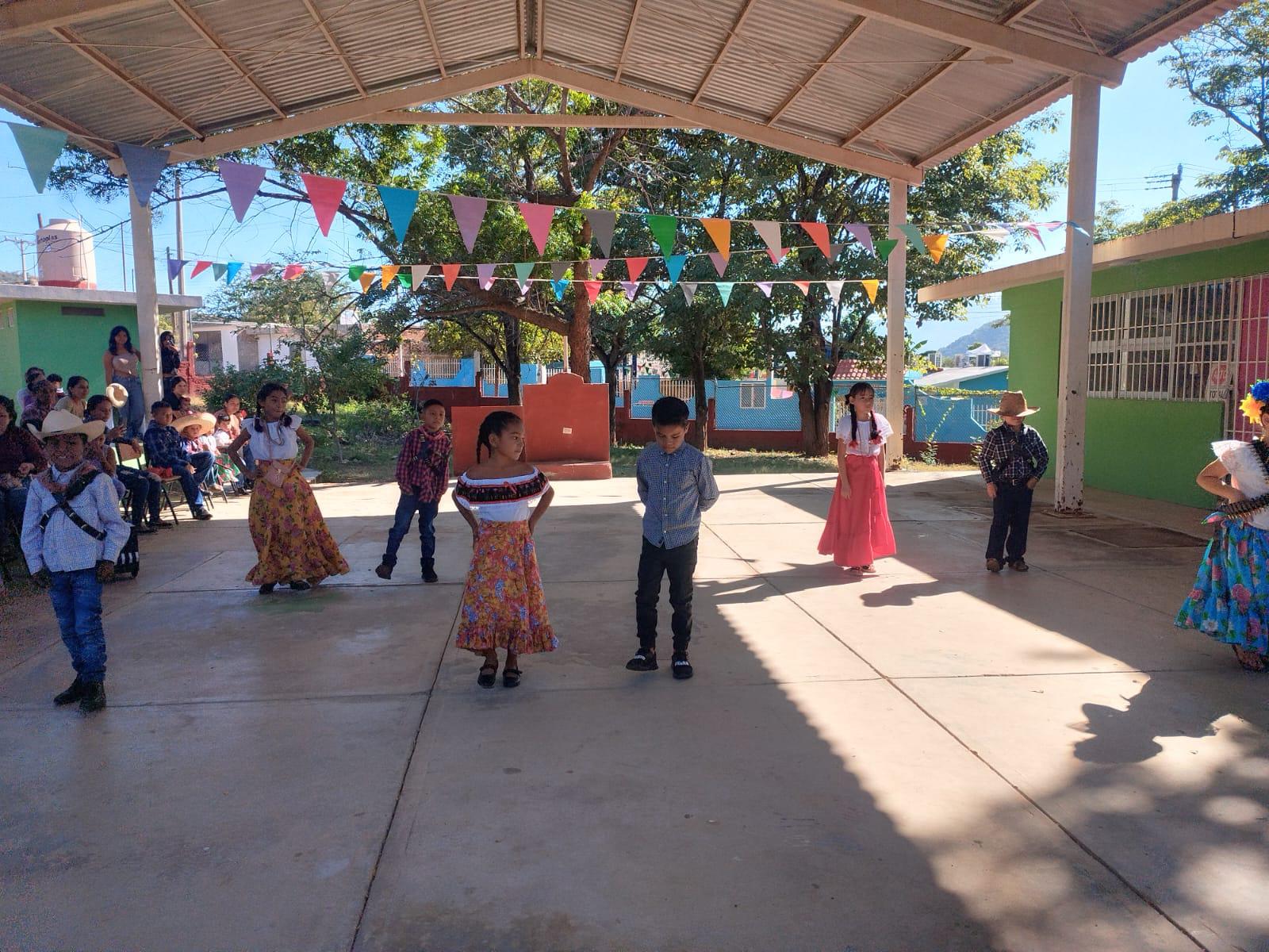 $!Planteles de la colonia Colosio en Rosario celebran la Revolución Mexicana