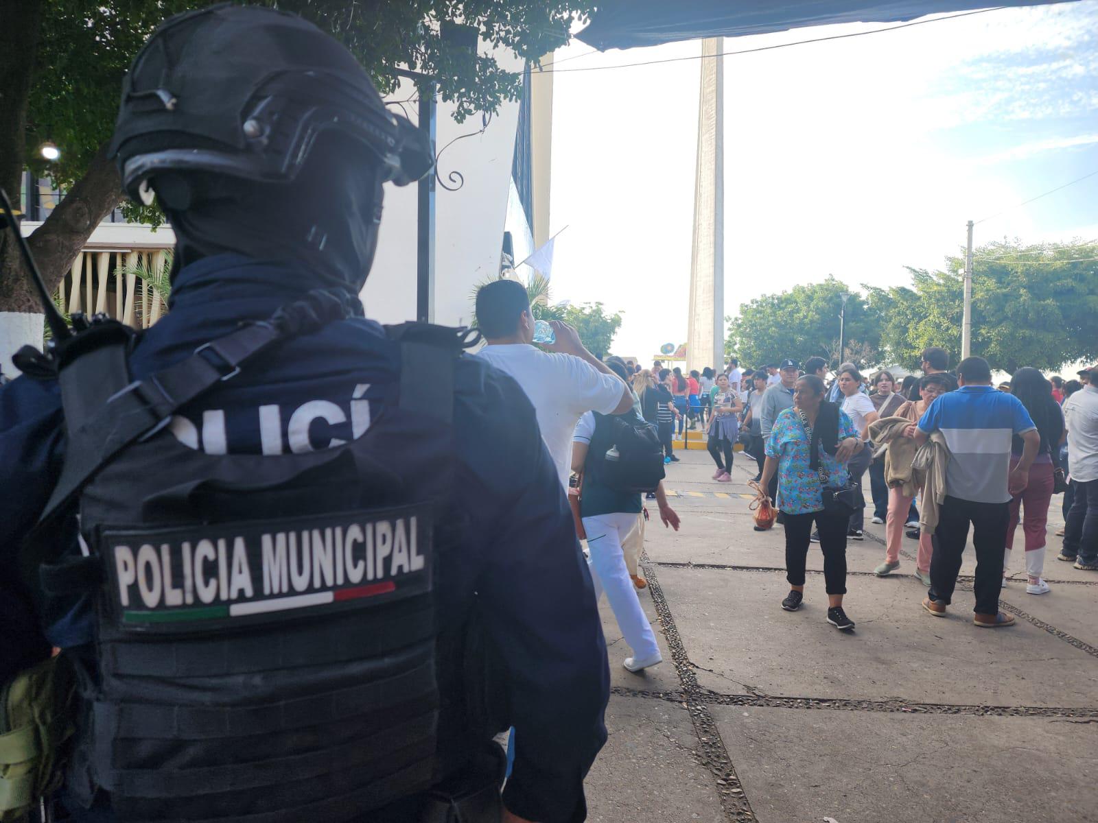 $!Asisten más de 60 mil personas al Templo de la Lomita, en Culiacán, durante el Día de la Virgen