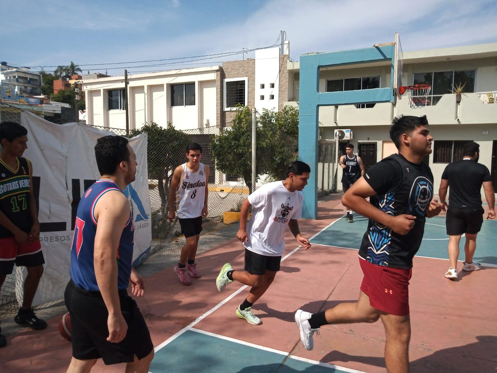 $!Piratas Basketball realiza pretemporada en cancha Ángel Flores