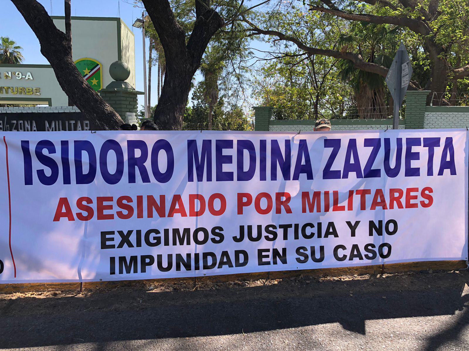 $!Exigen justicia por asesinato de Isidoro a manos de militares en Jueves Negro