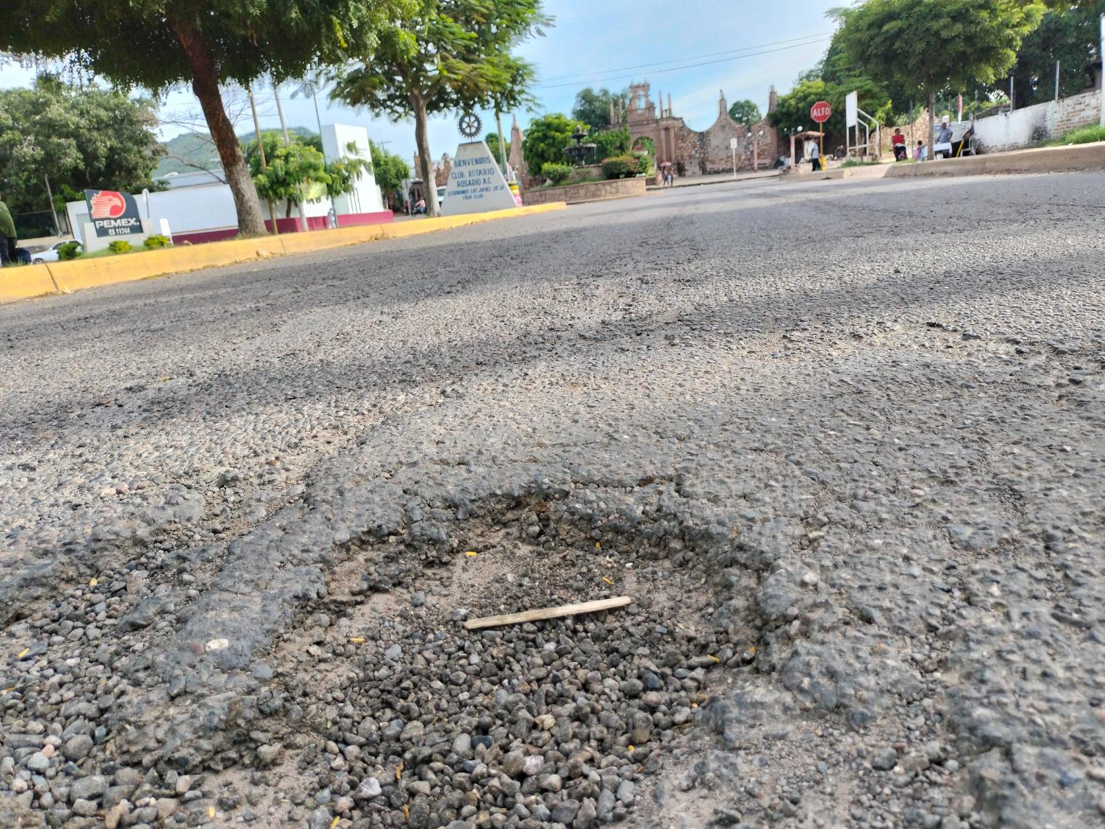 $!Urgen vecinos de Rosario a que reparen la proliferación de baches