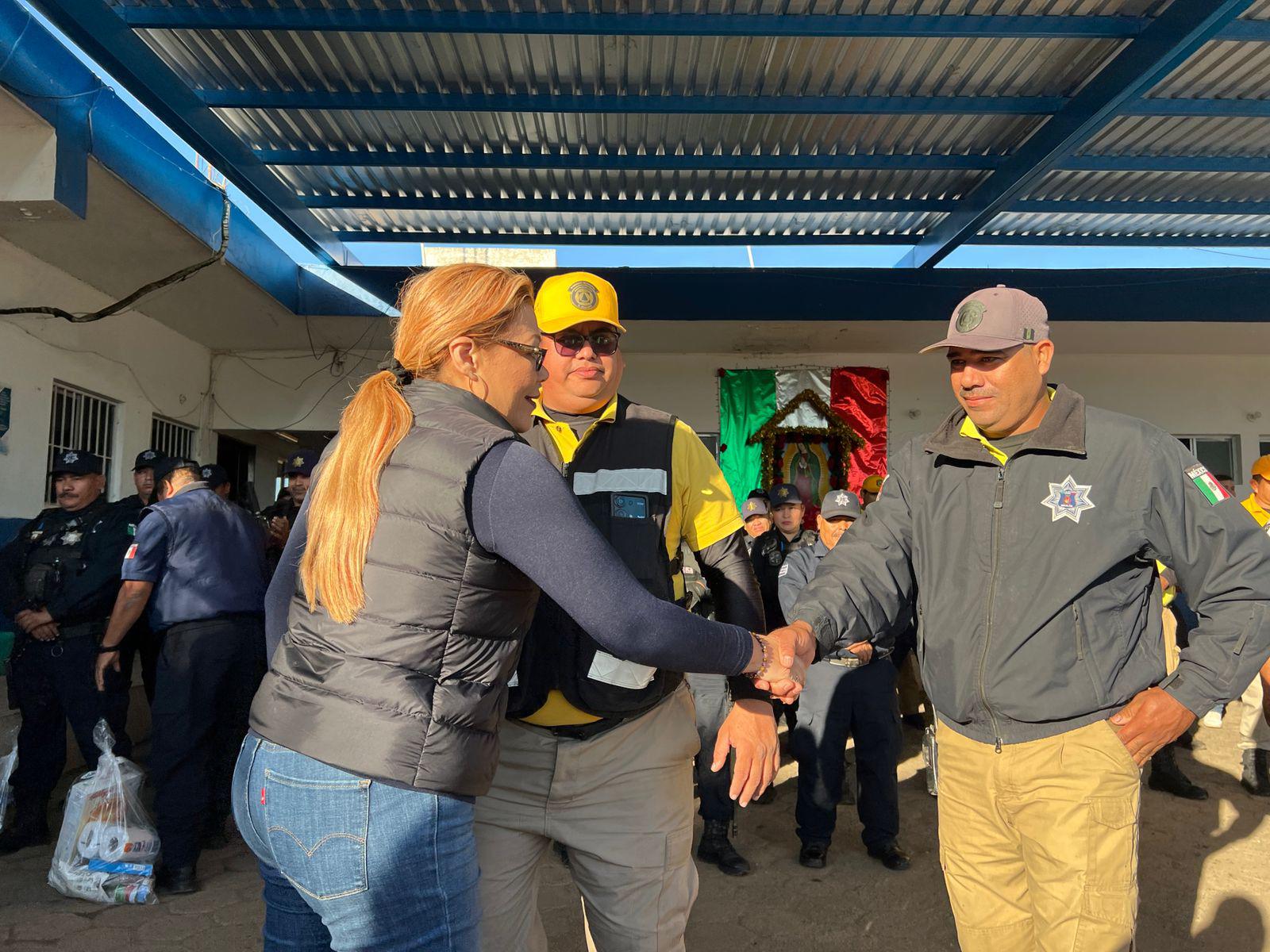 $!Alcaldesa de Rosario exhorta a policías a brindar atención oportuna durante festejo de Año Nuevo