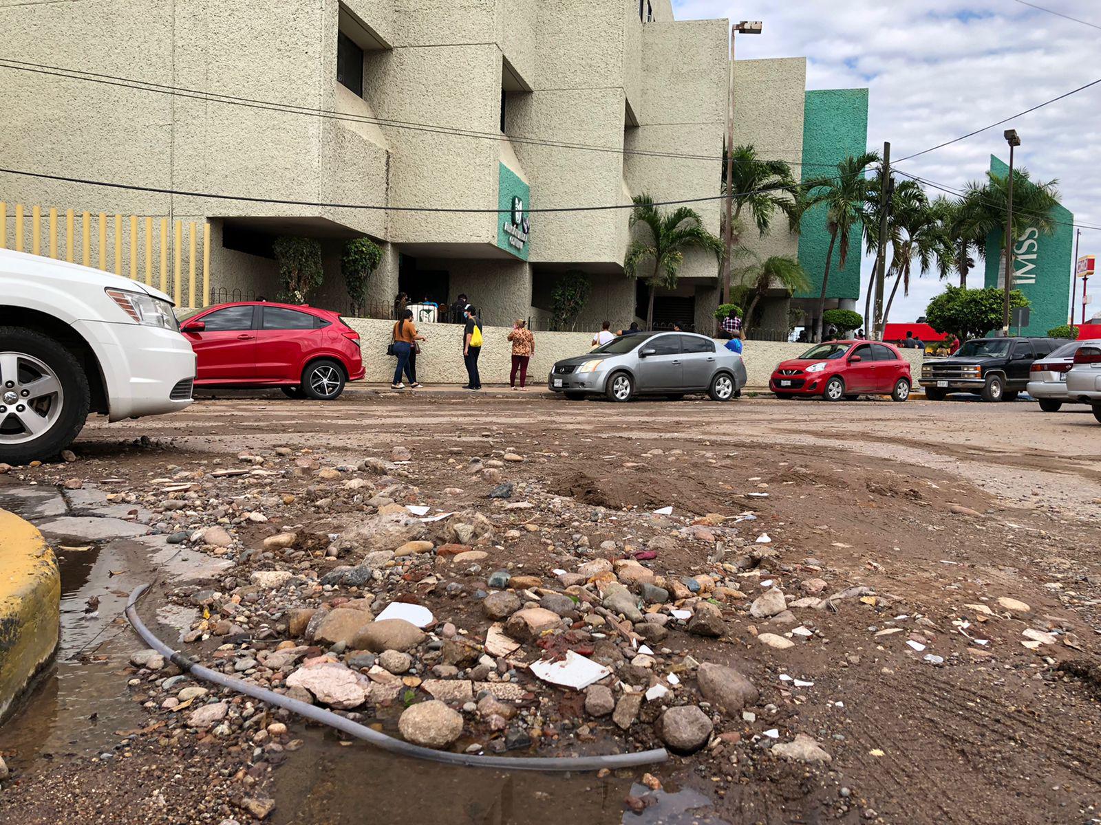 $!Precipitaciones dejaron mucha basura en Culiacán; se prevé posible formación de ciclón en los próximos días, alerta Protección Civil