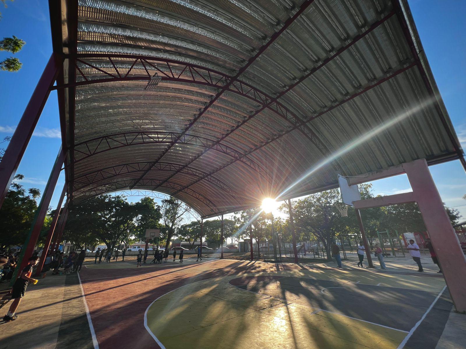 $!Entregan techumbre en cancha del Polideportivo Horacio Llamas, en El Rosario