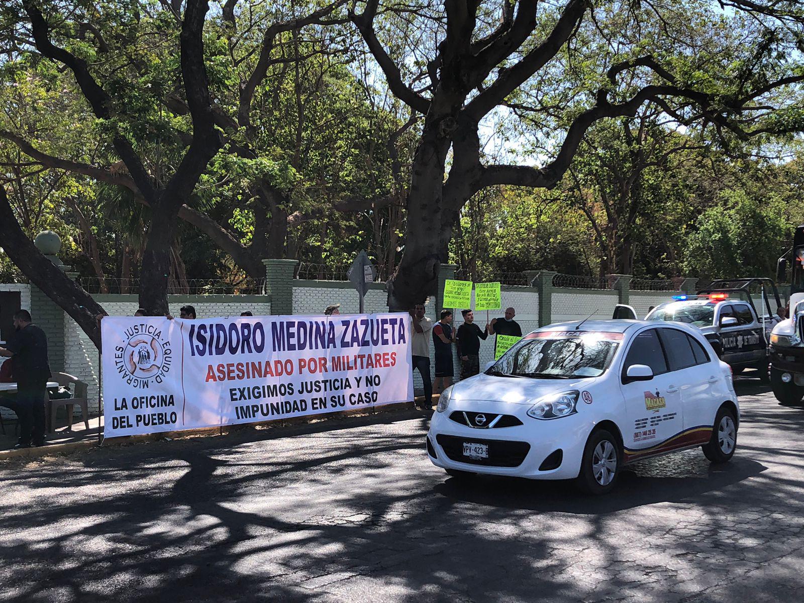 $!Exigen justicia por asesinato de Isidoro a manos de militares en Jueves Negro